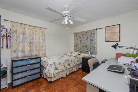 Villa ou maison à vendre à Tampa, Floride: 4 chambres, 189.71 m2 № 2413432 - photo 18