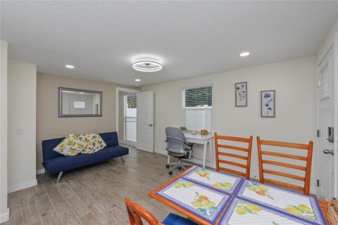 Villa ou maison à vendre à Tampa, Floride: 4 chambres, 189.71 m2 № 2413432 - photo 28