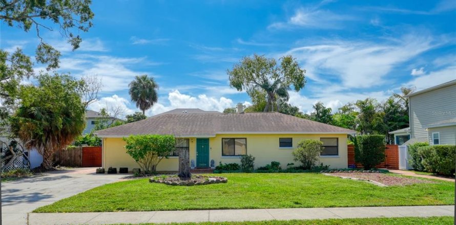 Villa ou maison à Tampa, Floride 4 chambres, 189.71 m2 № 2413432