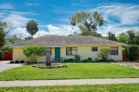 Villa ou maison à vendre à Tampa, Floride: 4 chambres, 189.71 m2 № 2413432 - photo 2
