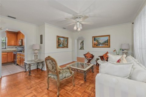 Villa ou maison à vendre à Tampa, Floride: 4 chambres, 189.71 m2 № 2413432 - photo 5