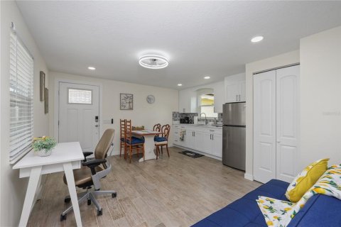 Villa ou maison à vendre à Tampa, Floride: 4 chambres, 189.71 m2 № 2413432 - photo 29