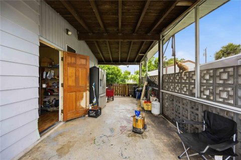 Villa ou maison à vendre à Port Charlotte, Floride: 2 chambres, 113.15 m2 № 2198045 - photo 21