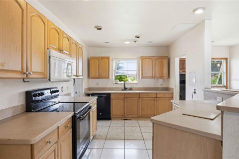 Villa ou maison à vendre à Port Charlotte, Floride: 2 chambres, 113.15 m2 № 2198045 - photo 3