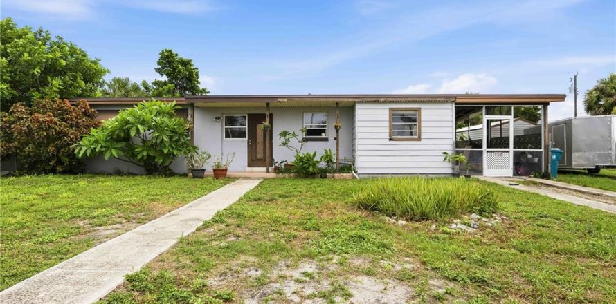 Villa ou maison à Port Charlotte, Floride 2 chambres, 113.15 m2 № 2198045