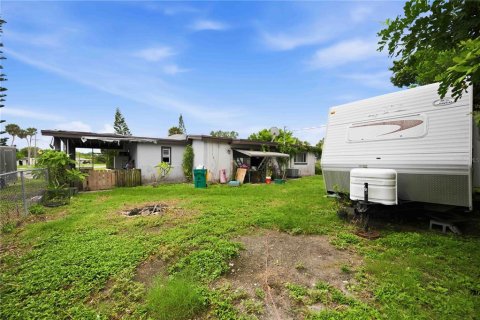 Villa ou maison à vendre à Port Charlotte, Floride: 2 chambres, 113.15 m2 № 2198045 - photo 22
