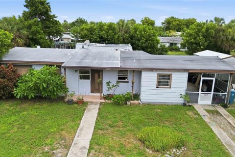 Villa ou maison à vendre à Port Charlotte, Floride: 2 chambres, 113.15 m2 № 2198045 - photo 28