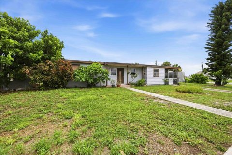 Villa ou maison à vendre à Port Charlotte, Floride: 2 chambres, 113.15 m2 № 2198045 - photo 30