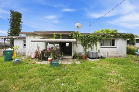Villa ou maison à vendre à Port Charlotte, Floride: 2 chambres, 113.15 m2 № 2198045 - photo 25