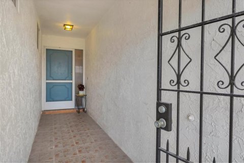 Condo in Bradenton, Florida, 2 bedrooms  № 1557500 - photo 4