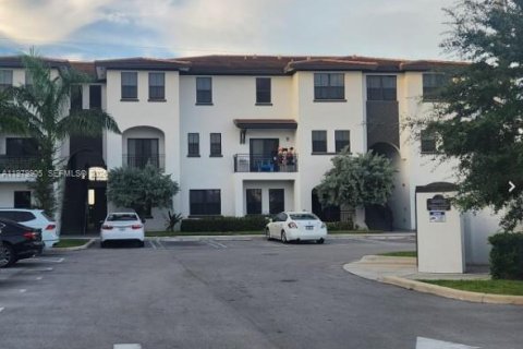 Снять в аренду квартиру в Майами, Флорида 3 спальни, 138.05м2, № 2047663 - фото 14