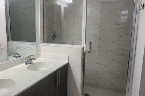 Снять в аренду квартиру в Майами, Флорида 3 спальни, 138.05м2, № 2047663 - фото 13