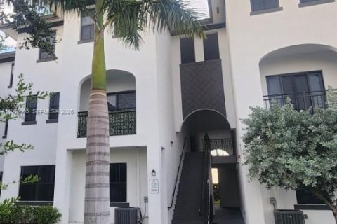 Снять в аренду квартиру в Майами, Флорида 3 спальни, 138.05м2, № 2047663 - фото 15