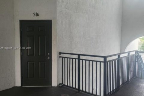 Снять в аренду квартиру в Майами, Флорида 3 спальни, 138.05м2, № 2047663 - фото 2