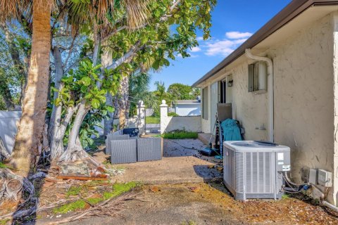 Apartment in Wilton Manors, Florida 1 bedroom, 90.77 sq.m. № 2398001 - photo 8