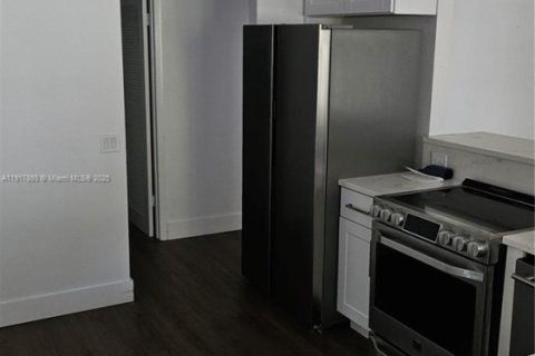 Condo in Oakland Park, Florida, 2 bedrooms № 1972442