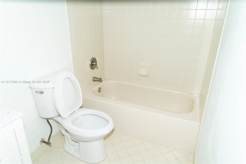 Copropriété à louer à Oakland Park, Floride: 2 chambres, 116.13 m2 № 1972442 - photo 24