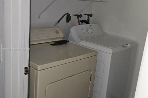 Copropriété à louer à Oakland Park, Floride: 2 chambres, 116.13 m2 № 1972442 - photo 10