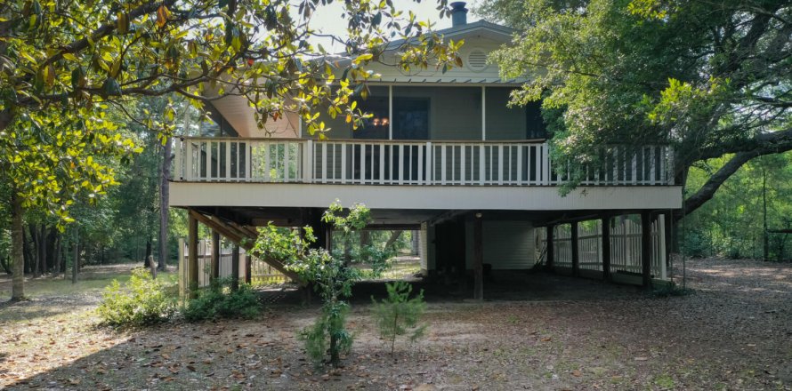 House in Holt, Florida 2 bedrooms, 99.03 sq.m. № 589844
