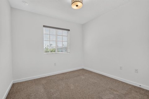 Townhouse in Miami Gardens, Florida 4 bedrooms, 148.36 sq.m. № 2385479 - photo 20