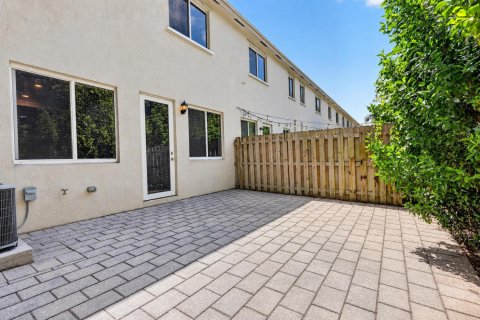 Townhouse in Miami Gardens, Florida 4 bedrooms, 148.36 sq.m. № 2385479 - photo 21