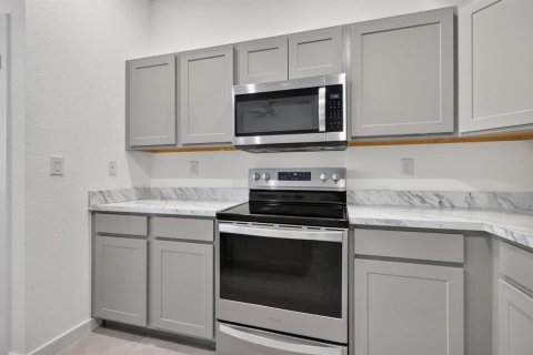 Townhouse in Miami Gardens, Florida 4 bedrooms, 148.36 sq.m. № 2385479 - photo 11