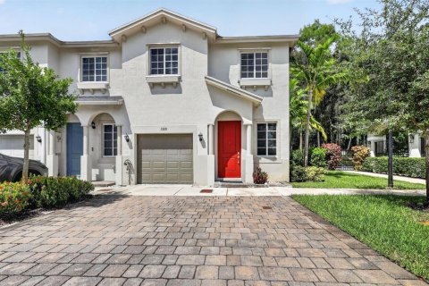 Townhouse in Miami Gardens, Florida 4 bedrooms, 148.36 sq.m. № 2385479