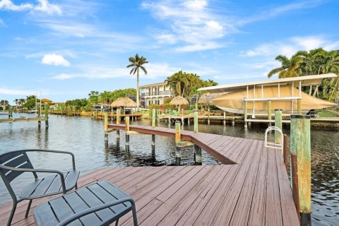 Casa en venta en Cape Coral, Florida, 4 dormitorios, 170.66 m2 № 2214719 - foto 6