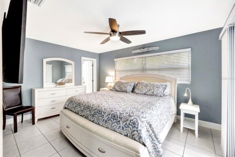 Casa en venta en Cape Coral, Florida, 4 dormitorios, 170.66 m2 № 2214719 - foto 19
