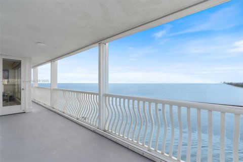 Condo in Fort Lauderdale, Florida, 2 bedrooms  № 1932405 - photo 17