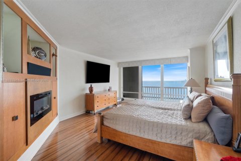 Condo in Fort Lauderdale, Florida, 2 bedrooms  № 1932405 - photo 24