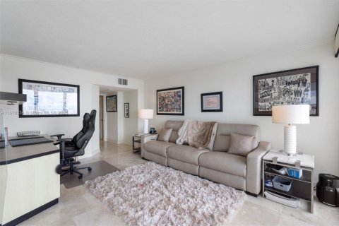 Condo in Fort Lauderdale, Florida, 2 bedrooms  № 1932405 - photo 20