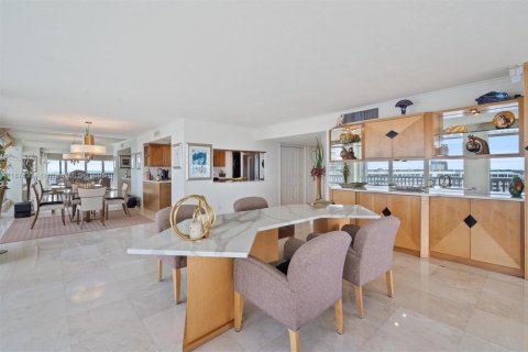 Condo in Fort Lauderdale, Florida, 2 bedrooms  № 1932405 - photo 6
