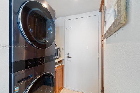 Condo in Fort Lauderdale, Florida, 2 bedrooms  № 1932405 - photo 15