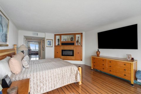 Condo in Fort Lauderdale, Florida, 2 bedrooms  № 1932405 - photo 25