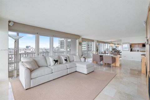 Condo in Fort Lauderdale, Florida, 2 bedrooms  № 1932405 - photo 8
