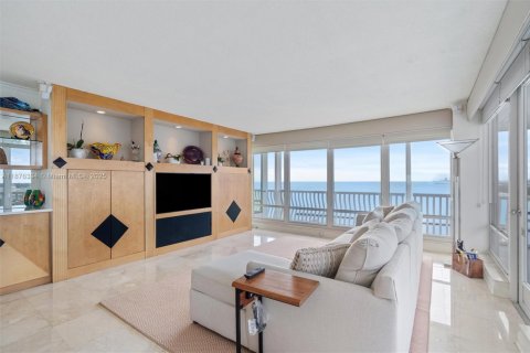 Condo in Fort Lauderdale, Florida, 2 bedrooms  № 1932405 - photo 9