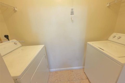 Copropriété à louer à Miramar, Floride: 1 chambre, 72 m2 № 2002152 - photo 15