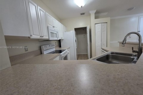 Copropriété à louer à Miramar, Floride: 1 chambre, 72 m2 № 2002152 - photo 4