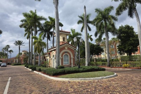 Copropriété à louer à Miramar, Floride: 1 chambre, 72 m2 № 2002152 - photo 2