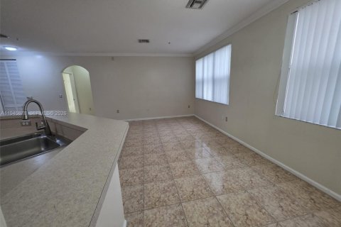 Copropriété à louer à Miramar, Floride: 1 chambre, 72 m2 № 2002152 - photo 5