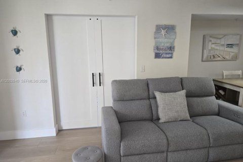 Снять в аренду кондоминиум в Форт-Лодердейл, Флорида 1 спальня, 83.05м2, № 2066899 - фото 10