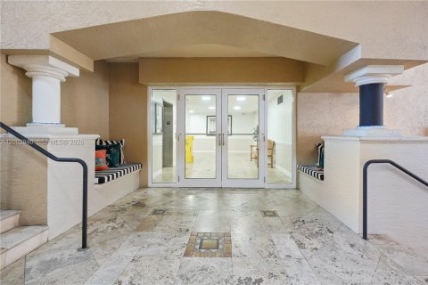 Снять в аренду кондоминиум в Форт-Лодердейл, Флорида 1 спальня, 83.05м2, № 2066899 - фото 4