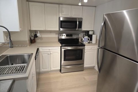 Снять в аренду кондоминиум в Форт-Лодердейл, Флорида 1 спальня, 83.05м2, № 2066899 - фото 13