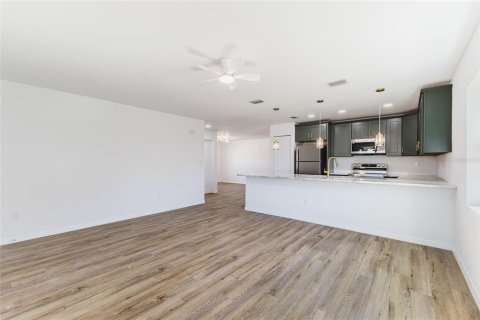 Купить виллу или дом в Энглвуд, Флорида 3 комнаты, 144.18м2, № 2218048 - фото 5