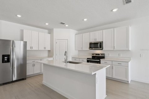 House in Palm Coast, Florida 4 bedrooms, 203.73 sq.m. № 2403661 - photo 4