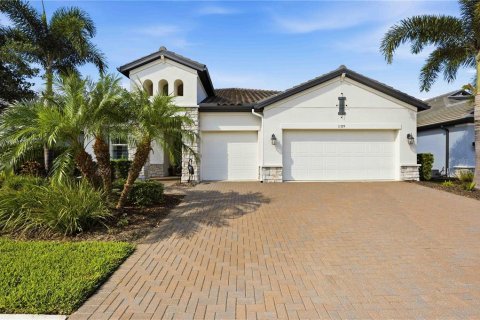 House in Venice, Florida 3 bedrooms, 238.85 sq.m. № 2151917