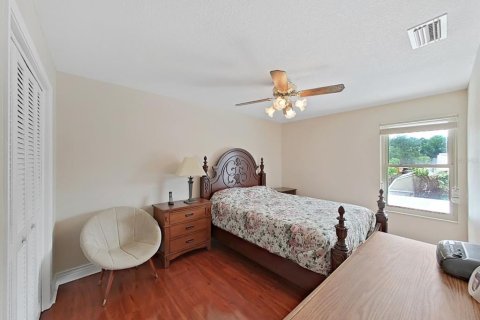 House in Brandon, Florida 4 bedrooms, 207.64 sq.m. № 2199972 - photo 16