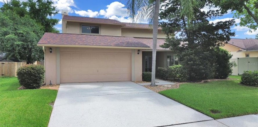 House in Brandon, Florida 4 bedrooms, 207.64 sq.m. № 2199972