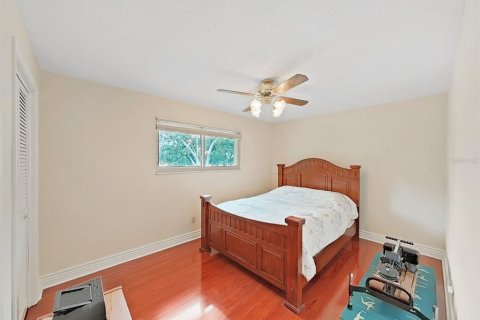 House in Brandon, Florida 4 bedrooms, 207.64 sq.m. № 2199972 - photo 17